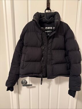 Aritzia Black Cropped Short Puffer Jacket